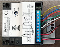 Seismic locking system for jewelry safes