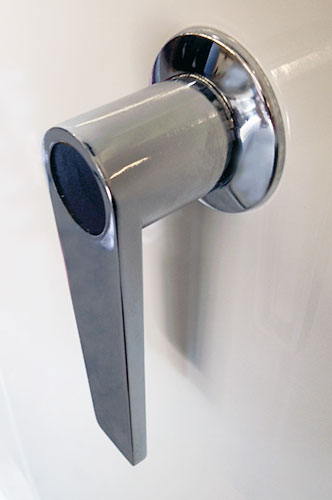Low profile door handle for vault door