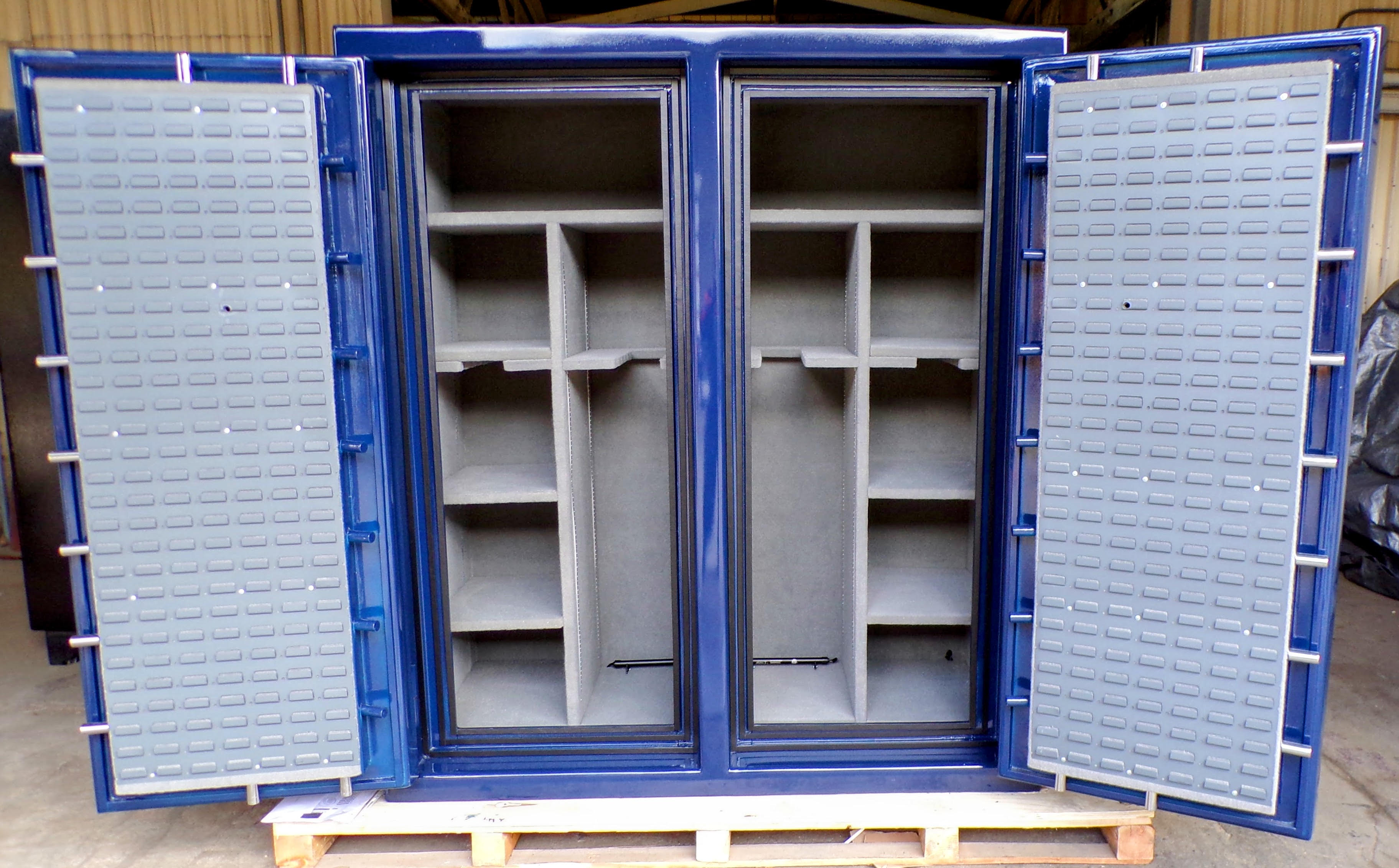 open double door safe